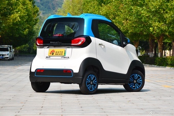 2018款宝骏E100智享版