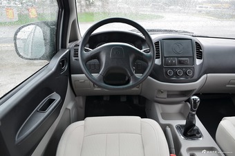 2017款东风风行菱智V3 1.5L 7座 手动标准型