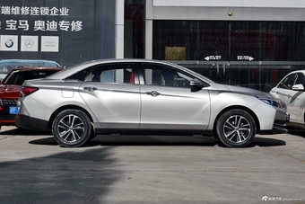 2018款启辰D60 1.6L自动智联精英版