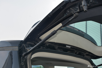 2017上汽大通D90 2.0T自动两驱水星