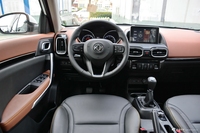 2017款风神AX4 1.6L手动潮悦型