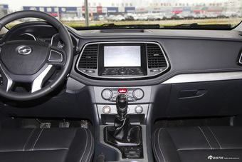 2018款领主2.5T手动柴油大双四驱超豪华型 