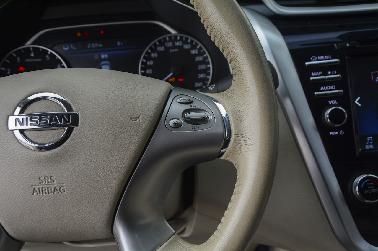 2017款楼兰2.5L自动S/C XV HEV混动四驱旗舰版