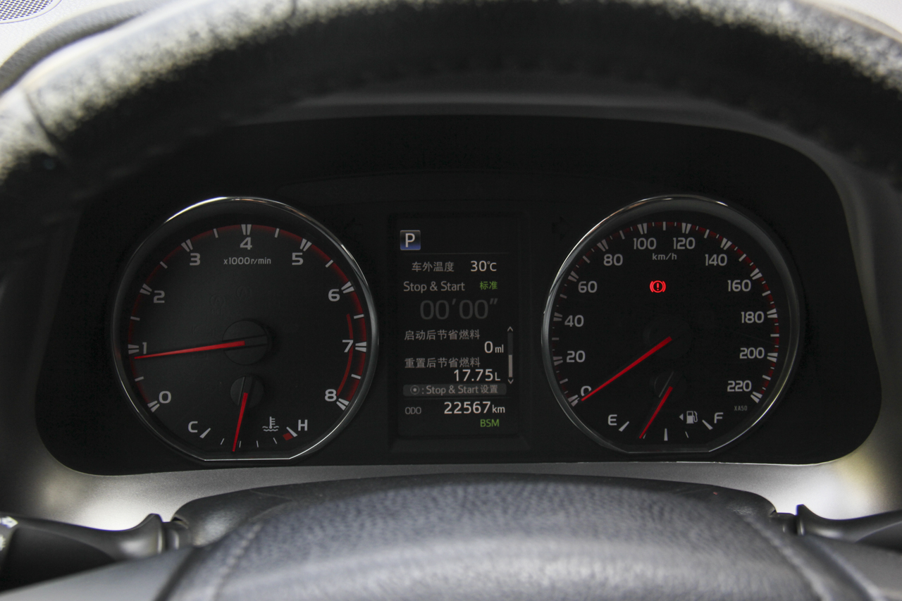 2016款RAV4荣放 2.5L自动四驱尊贵版