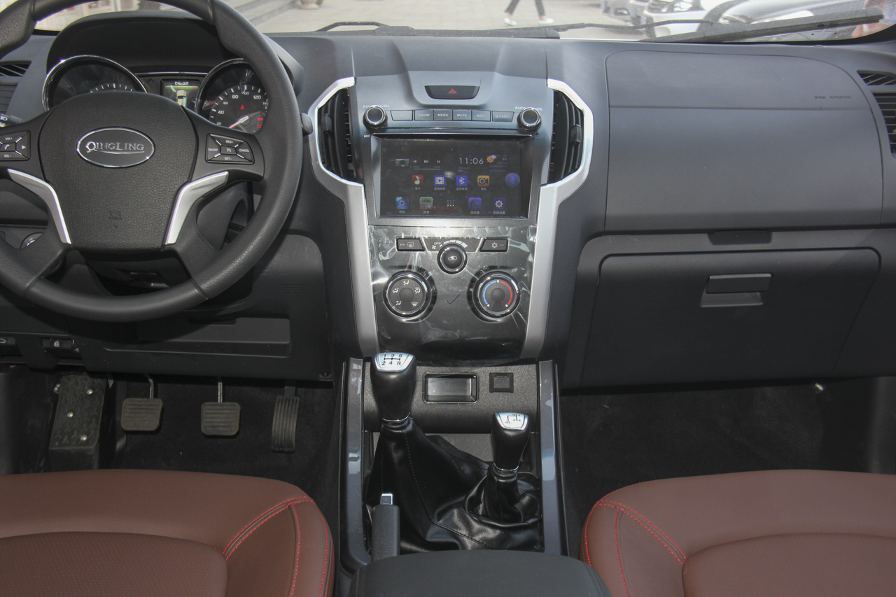 2018款庆铃TAGA 3.0T手动四驱超豪华版