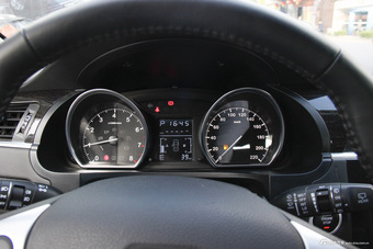 2015款众泰T600 2.0T自动豪华型 魅影黑