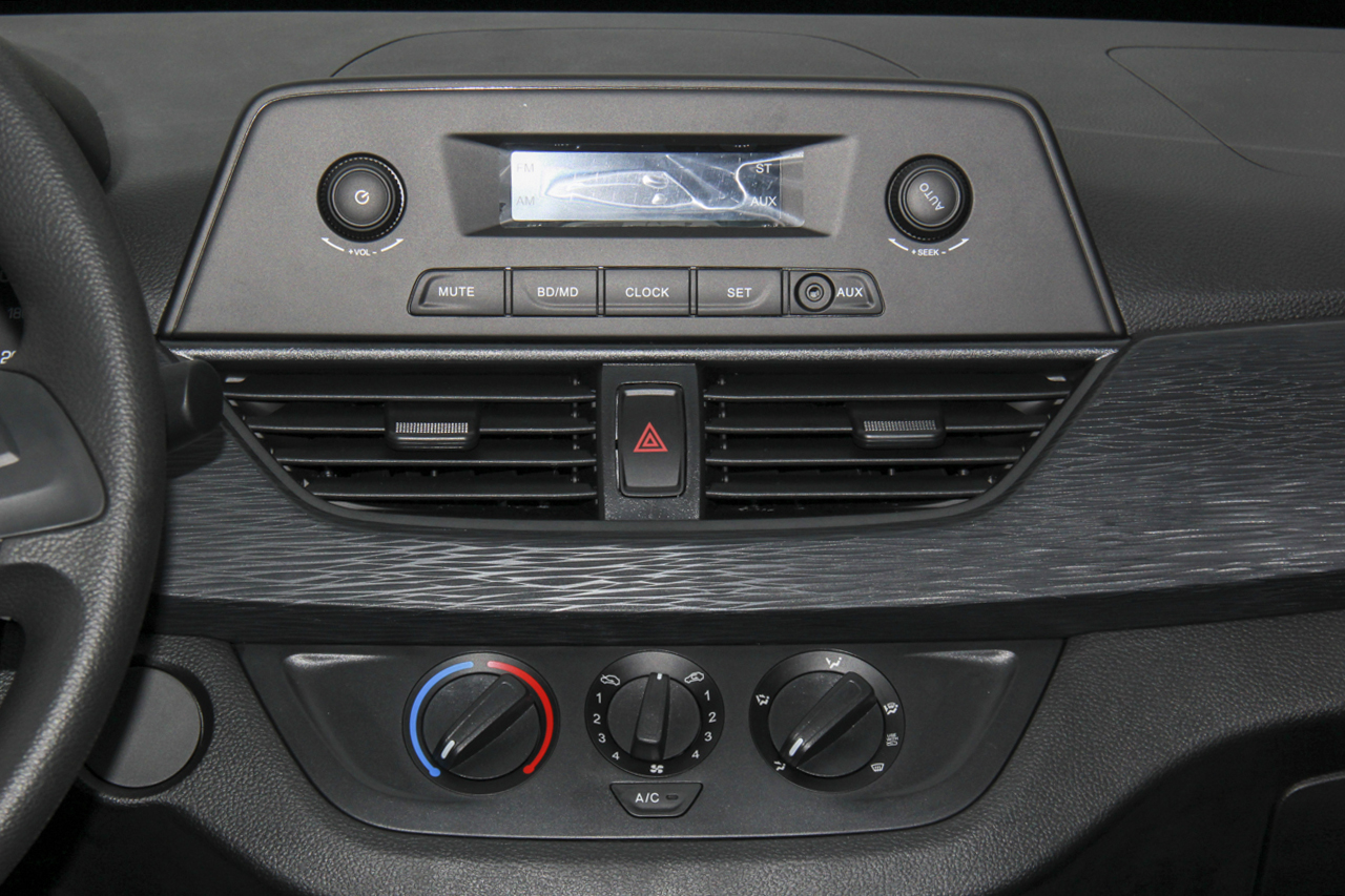 2017款宝骏310W 1.2L手动超值型