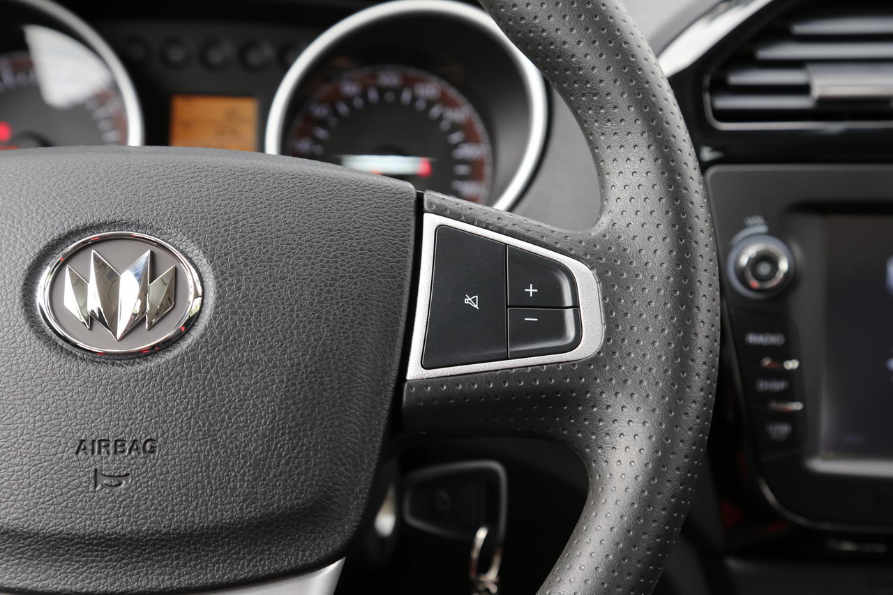 2017款启腾V60 1.5L手动豪华型