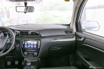 2017款骏派D60 1.5L手动豪华型