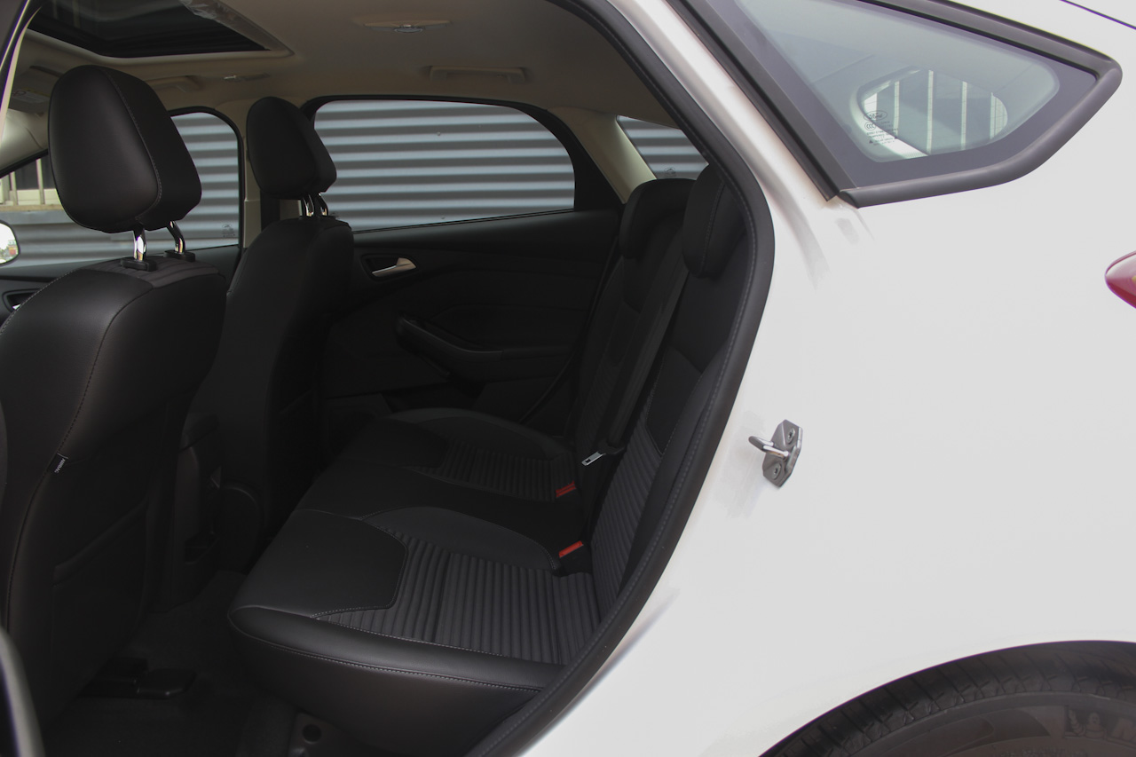2017款福克斯两厢1.0T自动超能风尚型智行版EcoBoost 125