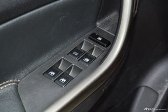 2016款长安CX70 1.6L手动舒适型