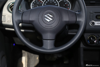 2013款雨燕1.5L自动20周年限量版