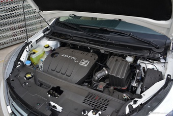 2016款众泰Z300 1.5L手动尊享型