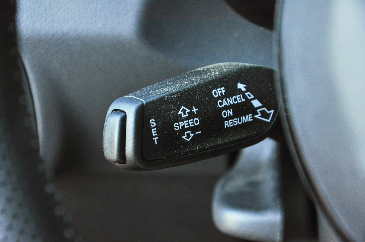 2016款奥迪A1 1.4T 自动30TFSI Sportback S Line运动版