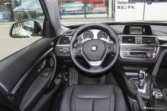 2016款宝马3系GT 320i 2.0T自动设计套装型 矿石白