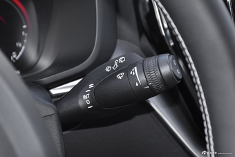 2018款沃尔沃XC60新能源2.0T自动T8 E驱混动智尊豪华版