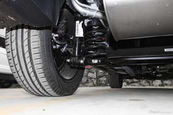 2017款众泰T300 1.5T自动尊贵型 