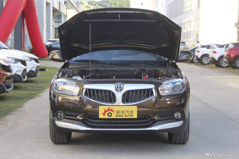 2016款中华V5 1.5T自动两驱运动型