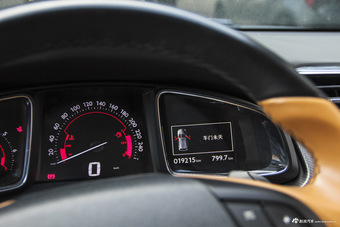 DS 6 2014款 1.6T 尊享版THP200