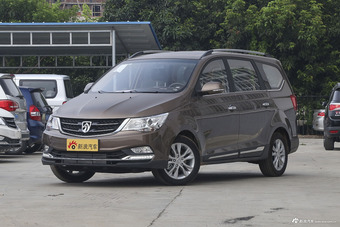 2016款宝骏730 1.5T手动豪华版 7座