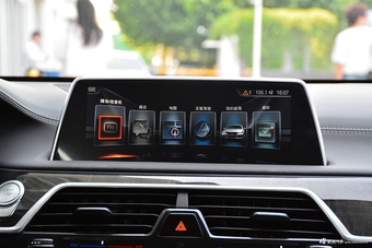 2017款宝马7系740Le插电混动