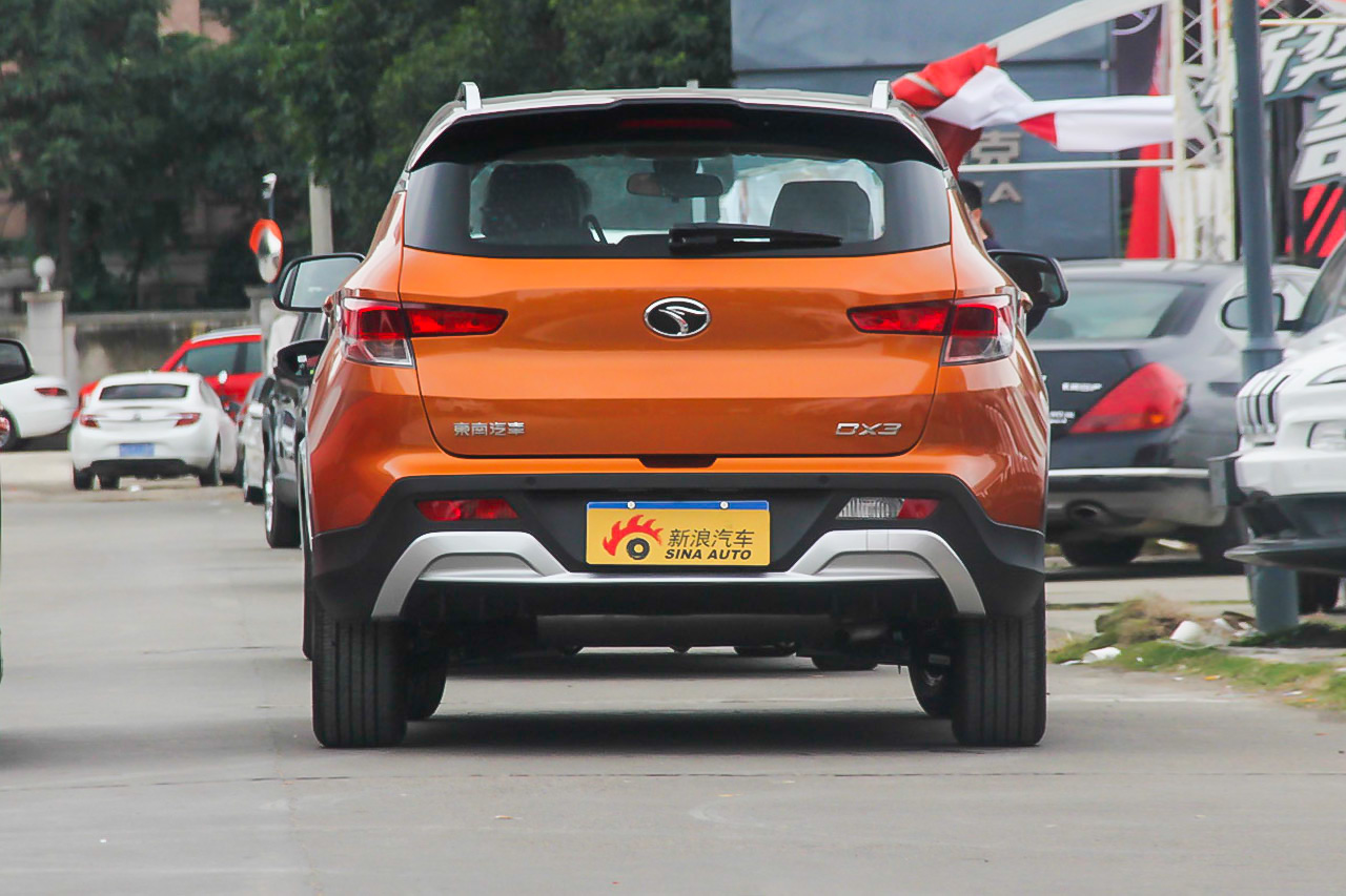 2016款东南DX3 1.5L手动劲彩版