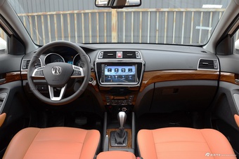 2016款北汽威旺S50 1.5T 自动CVT尊贵型图片