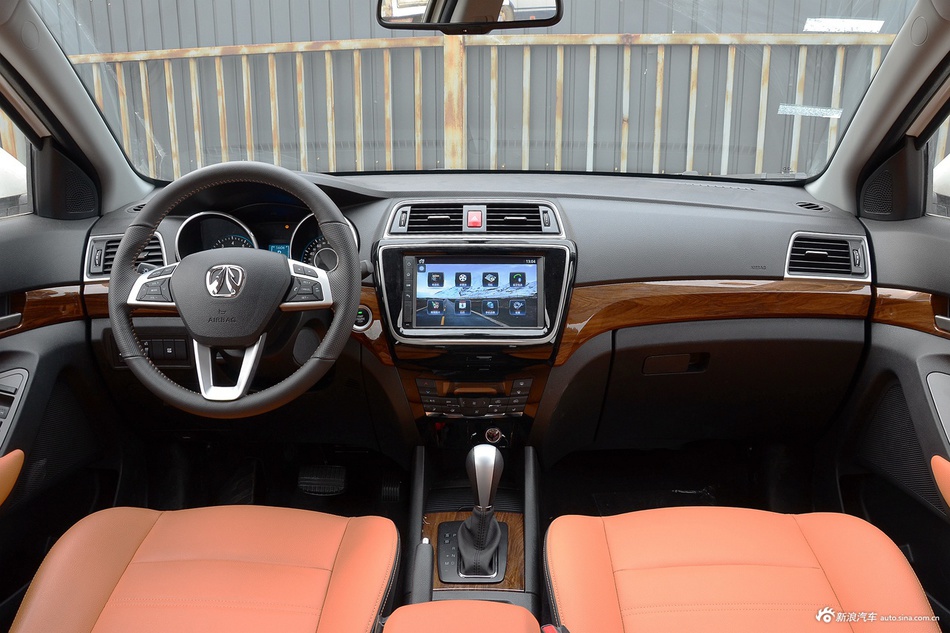 2016款北汽威旺S50 1.5T CVT欢动尊贵型