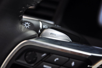 2016款众泰T600 2.0T自动旗舰型运动版