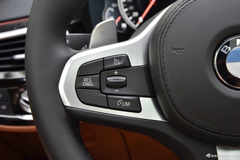 2018款宝马5系2.0T自动530Li尊享型 M运动套装