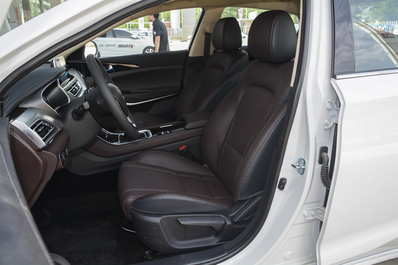 2018款睿骋CC1.5T手动典雅型