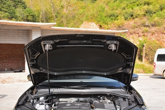 2018款一汽大众 探岳 2.0T  R-LINE