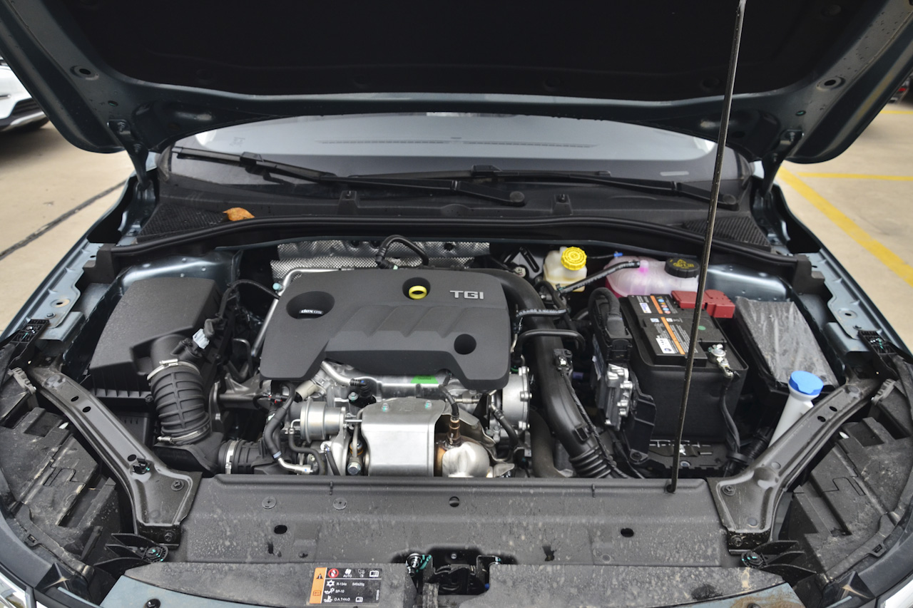 2017款荣威i6 1.0T手动豪华版16T