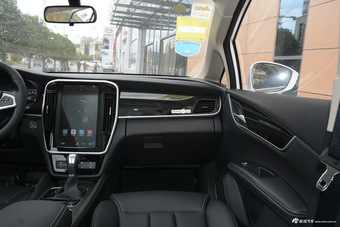 2018款比亚迪宋MAX 1.5T自动智联精英型6座