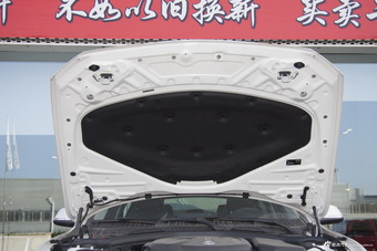 2016款宝马1系118i 1.5T自动领先型