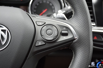 2018款君威GS 2.0T自动穿越火线联名限量版28T