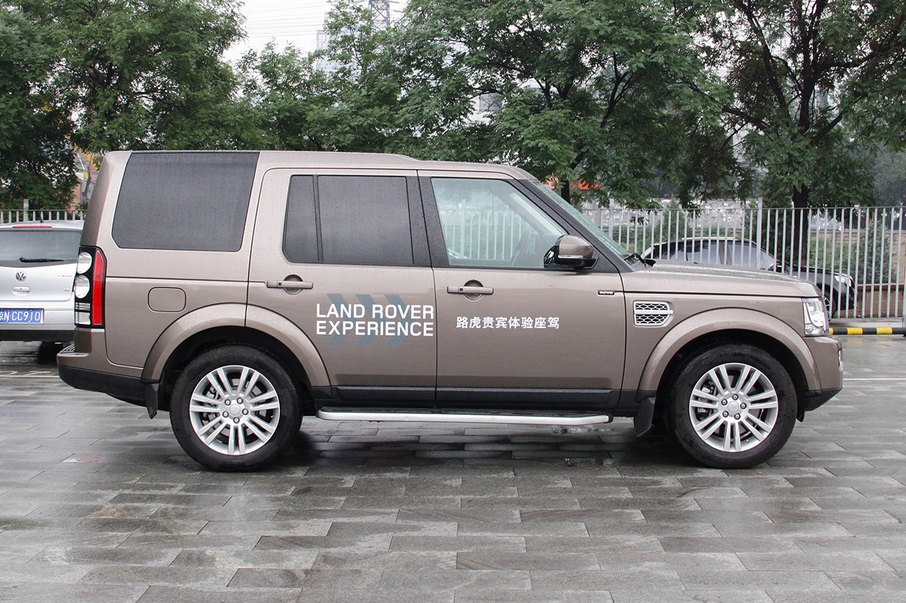 2016款第四代发现3.0T自动SC曜黑典藏版 SE