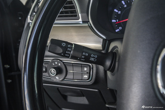 2017款传祺GA8 2.0T 320T自动至尊版