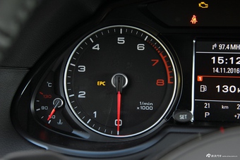 2017款奥迪Q5 2.0T自动40TFSI豪华型（白）