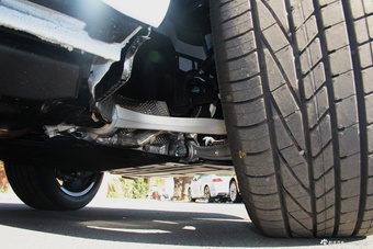 2017款奥迪Q5 2.0T自动40TFSI豪华型（白）