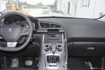 2016款标致3008 1.6THP自动潮流版