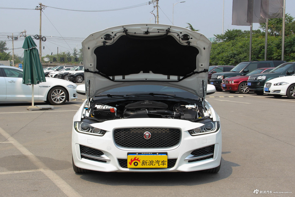 2015款捷豹XE R-SPORT 2.0T自动i4 Ti (240PS)