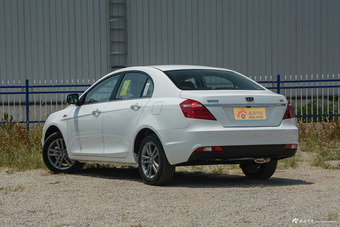 2017款吉利帝豪1.5L手动三厢百万款时尚型