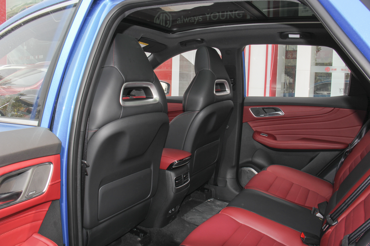 2018款名爵HS 2.0T自动四驱30T Trophy荷尔蒙超燃版