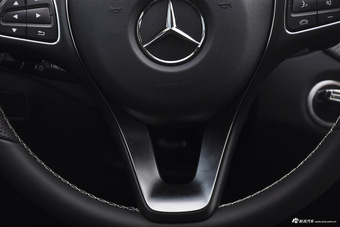 2016款奔驰GLA级 GLA200 1.6T自动时尚型