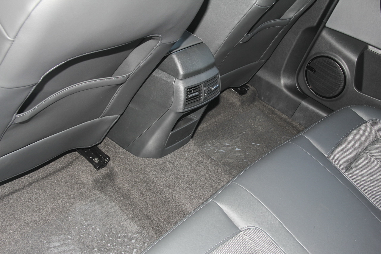 2016款观致3三厢1.6L自动致悦型