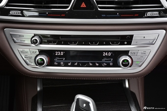 2018款宝马7系740Li 3.0T自动领先型M运动套装