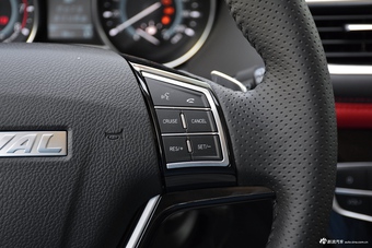 2017款哈弗H1蓝标1.5L AMT尊贵型