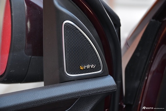 2017款宝骏560 1.5T DCT旗舰型7座