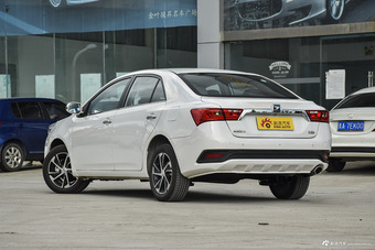 2014款 众泰Z300 新视界 1.5L 手动尊贵型